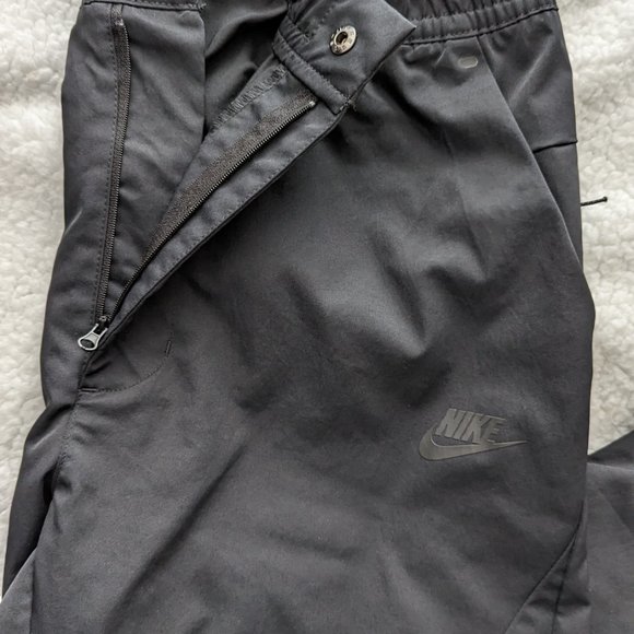 NIKE Tech Essentials Unlined, Men medium in black - Picture 6 of 8